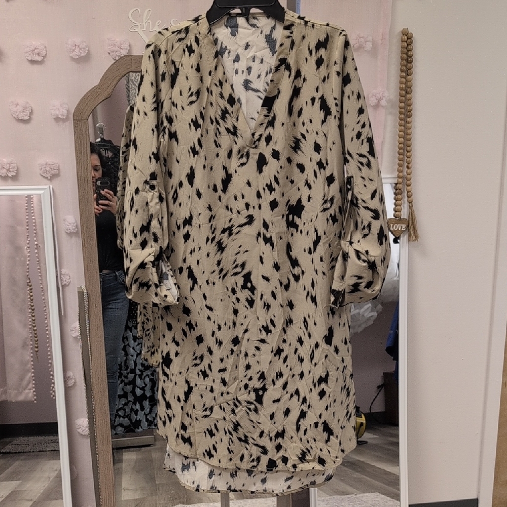 Elegant Black and Cream Long Sleeve Dress